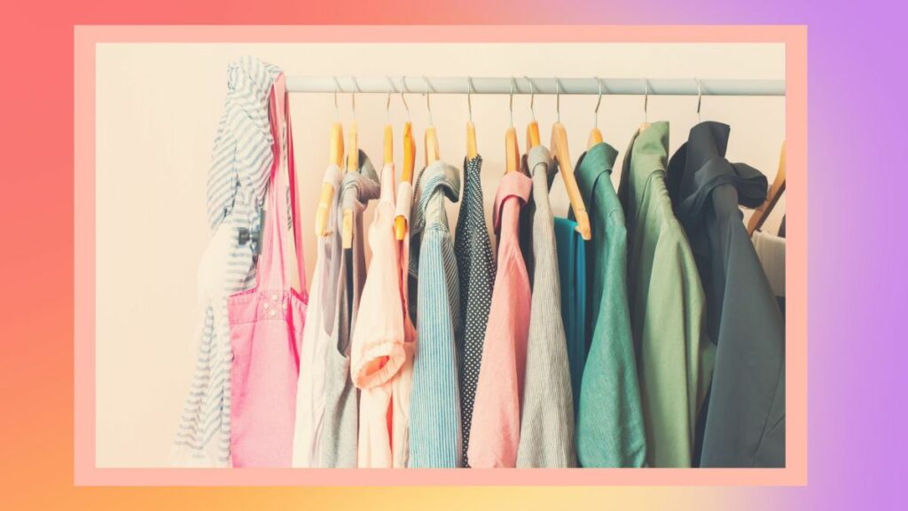 Как хранить летнюю одежду: эксперт по организации все проливает