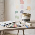 Как выбрать краску для стен в комнате?